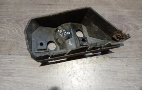 Volvo V50 Front bumper mounting bracket 30655875