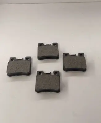Mercedes-Benz E W124 Brake pads (front) LP946