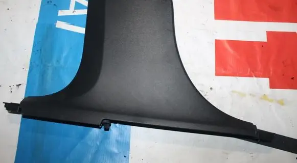Volvo XC90 (B) pillar trim (bottom) 39829965