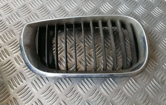 BMW 3 E46 Front grill 7030548 7072130 7030550