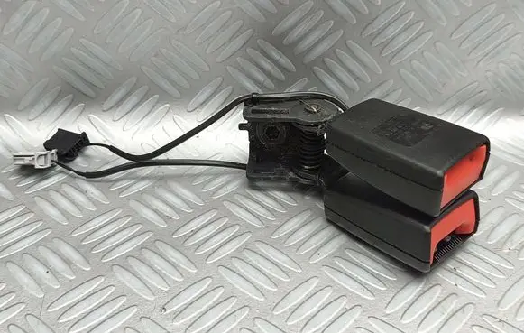 Opel Zafira C Middle seatbelt buckle (rear) 13251491 620697600 13332236