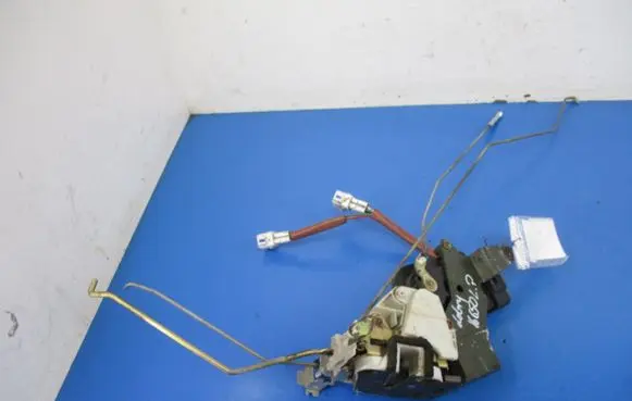 Suzuki Liana Front door lock