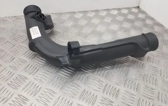 Volkswagen Jetta VI Intercooler hose/pipe 1K0145762HS 1K0145770AE