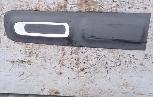 Citroen C3 Front door trim (molding) 9833480777