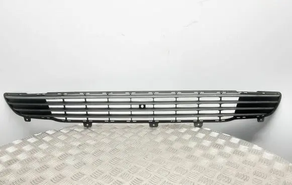 Opel Zafira A Front bumper lower grill 90580632