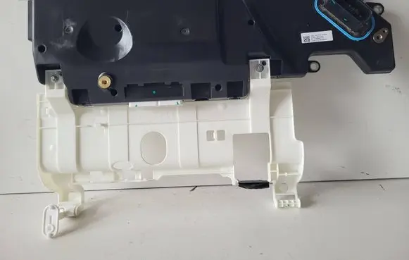 Tesla Model Y Current control relay 110639431N