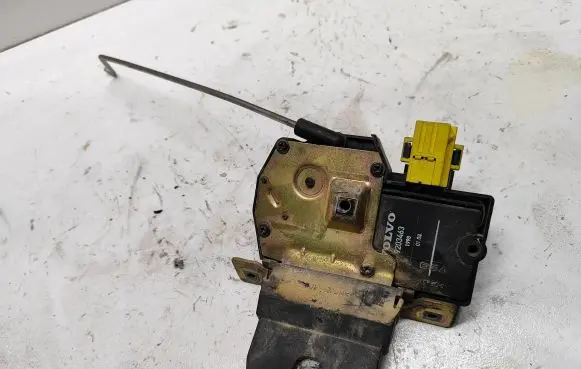 Volvo S80 Tailgate/trunk/boot lock/catch/latch 9203463