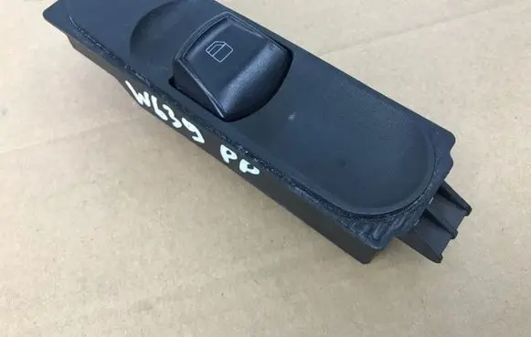 Mercedes-Benz Vito Viano W639 Electric window control switch A6395451413