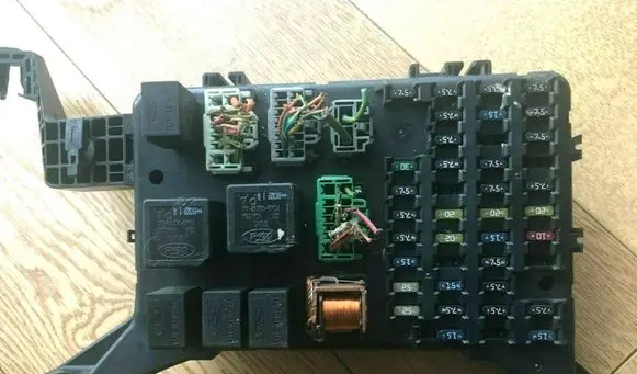 Ford Mondeo Mk III Fuse box set 1S7T-14A073-AE
