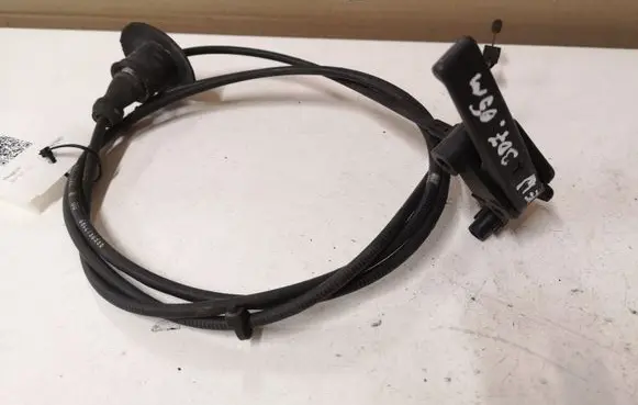 Engine bonnet (hood) release handle
