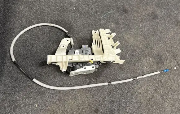 Jeep Grand Cherokee WL Front door lock 68526613AA B1987 17236D