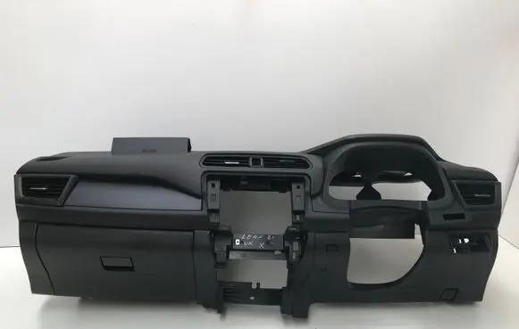 Nissan Leaf II (ZE1) Dashboard