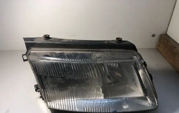 Volkswagen PASSAT B5 Headlight/headlamp 14742600