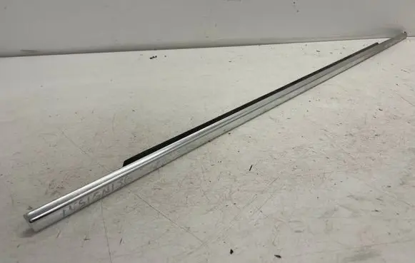Opel Insignia A Front door trim (molding) 22834389
