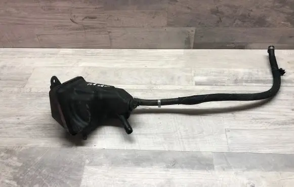 Audi A8 S8 D3 4E Power steering fluid tank/reservoir 4E0422373N
