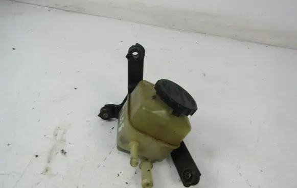 Cadillac SRX Power steering fluid tank/reservoir 
