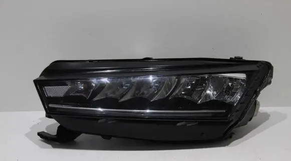 Skoda Octavia Mk4 Headlight/headlamp 5E4941015 LE18A6418 030111823100