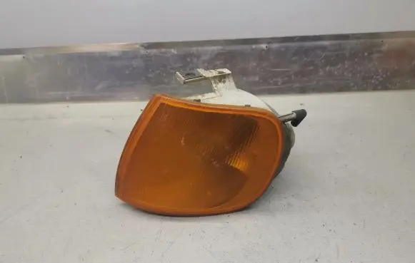 Volkswagen Polo III 6N 6N2 6NF Front indicator light 6N0953049B