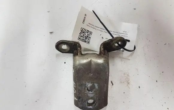 Nissan Almera N16 Front door lower hinge