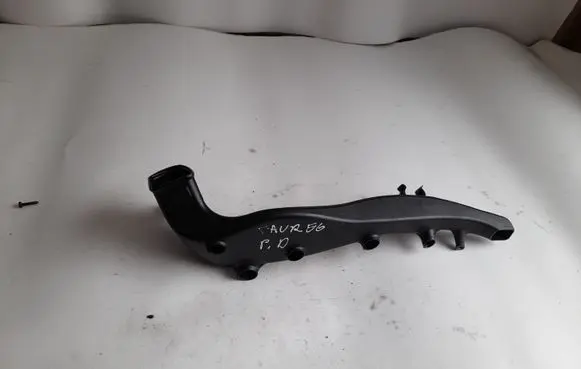 Volkswagen Touareg II Cabin air duct channel 7P0819624B