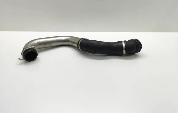 BMW 5 E60 E61 Intercooler hose/pipe 7789048