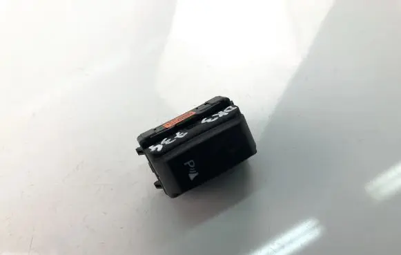 Dacia Sandero Parking (PDC) sensor switch 264467915R