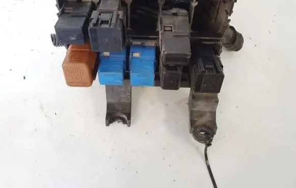 Nissan Almera Tino Fuse box set