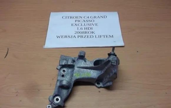 Citroen C4 Grand Picasso Engine mounting bracket 9681855180