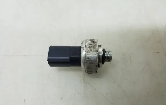 Mercedes-Benz E W213 Air conditioning (A/C) pressure sensor A2110000283