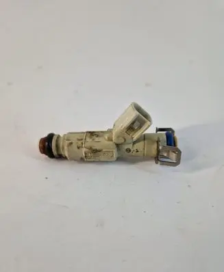 Ford Mondeo Mk III Fuel injector L15GBA
