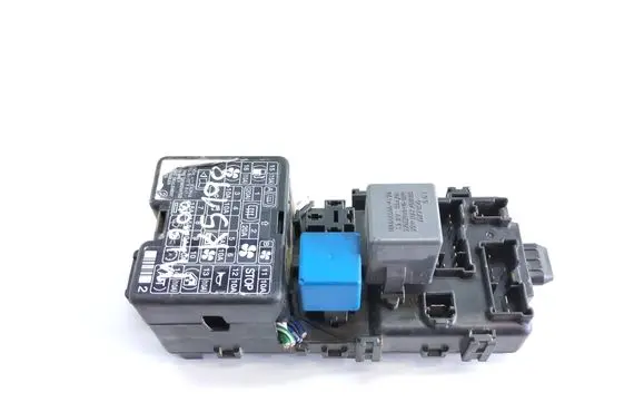 Mitsubishi L200 Fuse module PPTD20 K5190