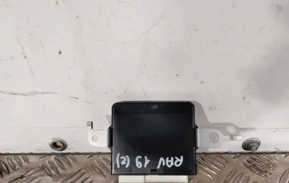 Toyota RAV 4 (XA50) Tailgate/trunk control unit/module 8922242101