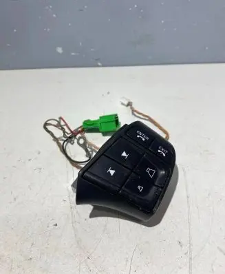 Volvo V70 Steering wheel buttons/switches 30739640 09W49