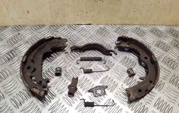 KIA Sportage Handbrake/parking brake pads 