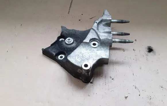 Suzuki SX4 Engine mounting bracket 55203509