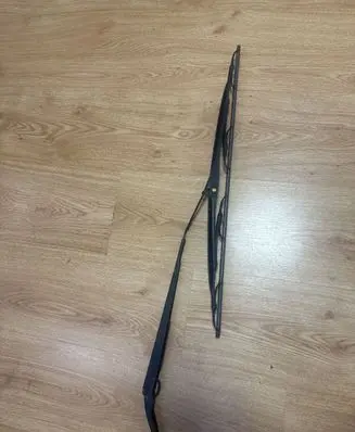 Nissan Tiida C11 Front wiper blade arm