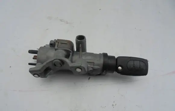 Audi A4 S4 B6 8E 8H Ignition lock 4B0905851M