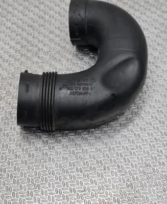 Audi A3 S3 8P Air intake hose/pipe 1K0129618AT