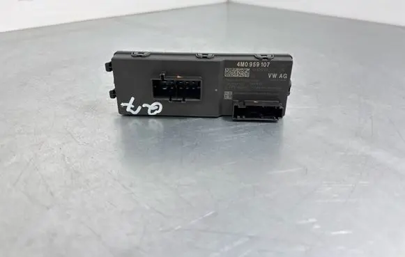 Audi Q7 4M Tailgate/trunk control unit/module 4M0959107