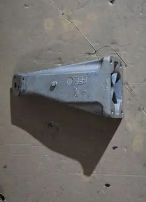 Maserati GranCabrio M145 Engine mount bracket 222316PRAWY