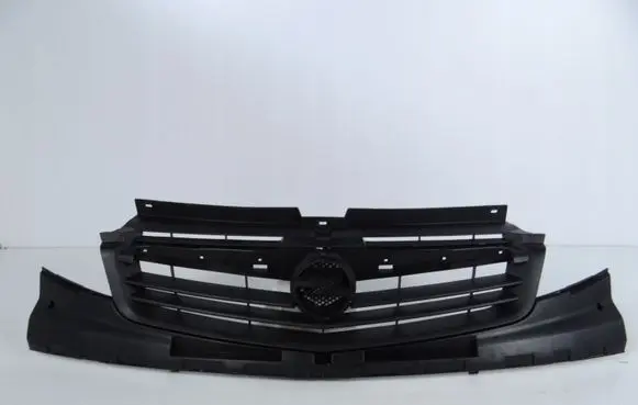 Opel Vivaro Front bumper upper radiator grill 623100248R
