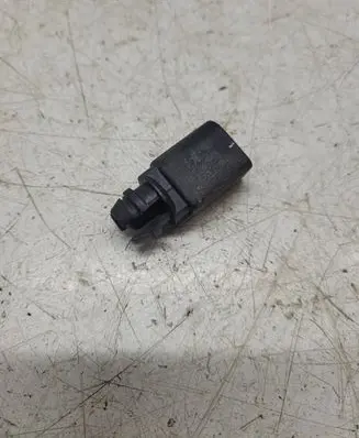 Volkswagen PASSAT B6 Outside/exterior temperature sensor 820820535