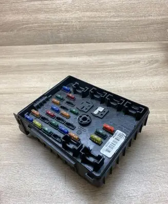 Volkswagen PASSAT B7 Fuse module 3C0937125A