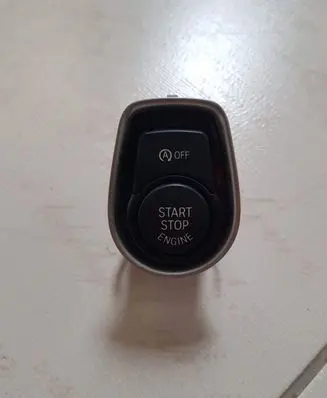 Steering wheel buttons/switches