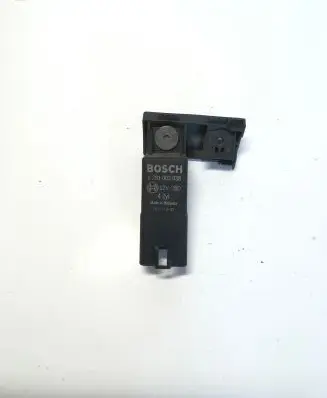 Skoda Yeti (5L) Glow plug pre-heat relay 0281003038 038907281D