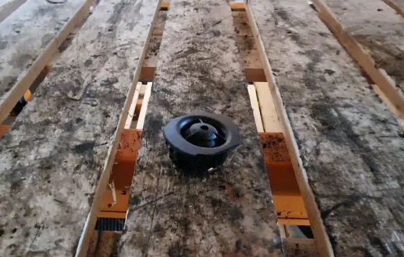 Front door high frequency speaker