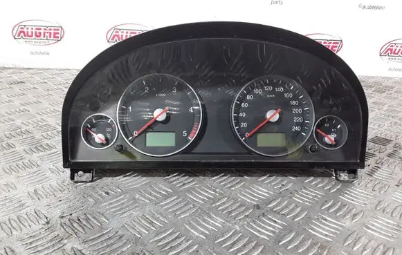 Ford Mondeo Mk III Speedometer (instrument cluster) 3S7F10841