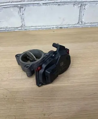 BMW 5 F10 F11 Throttle valve 7810752 10378517