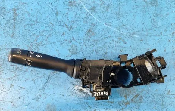 Toyota Camry Gear shift switch/knob 8414033210