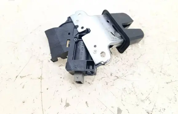 Volkswagen PASSAT CC Tailgate/trunk/boot lock/catch/latch 3C5827520B 4F5827505D